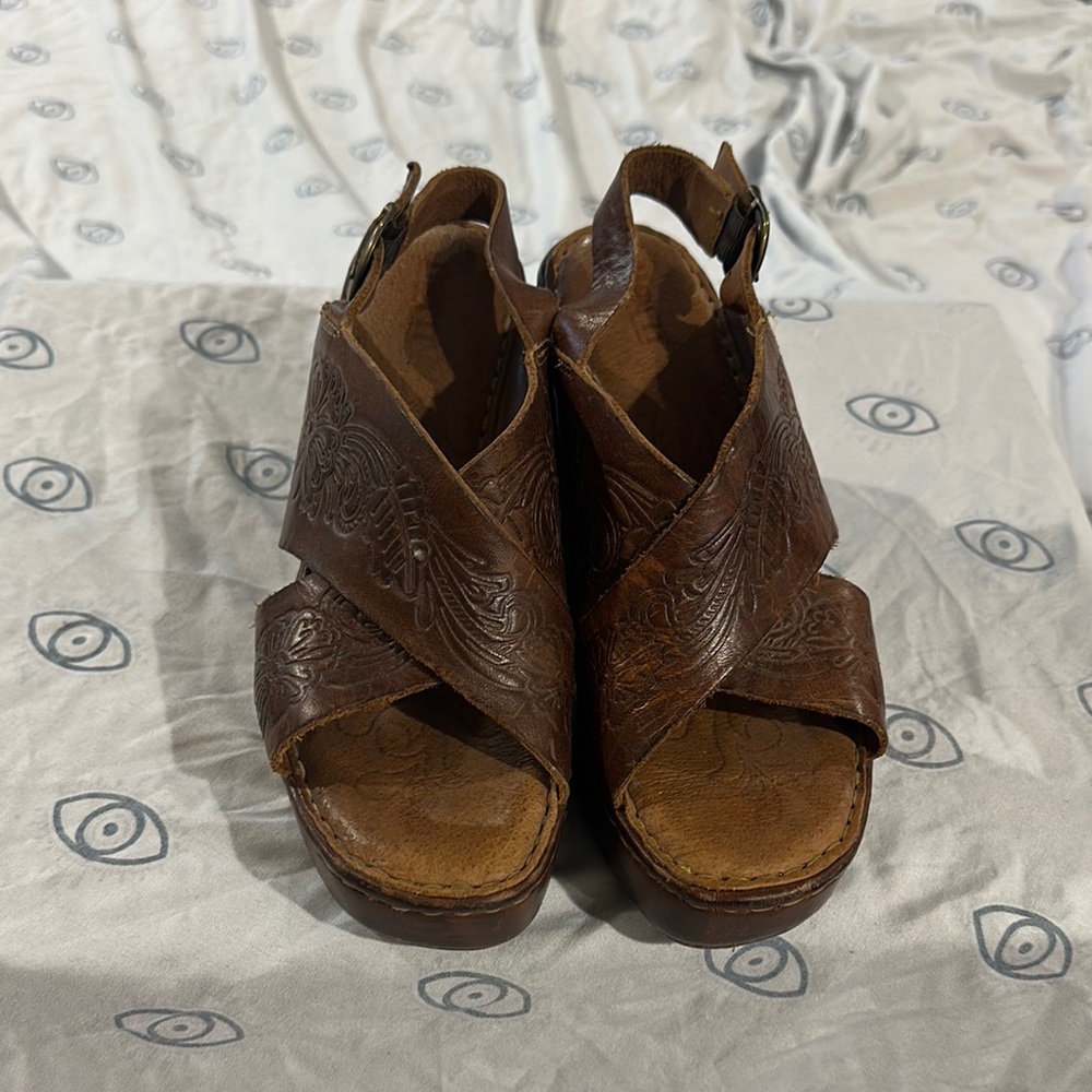 Born Brown Leather Criss-Cross Sandals